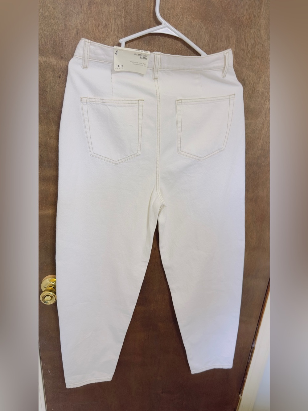 a.n.a High-Rise White Patch-Front Women’s Jeans - Picture 2 of 15